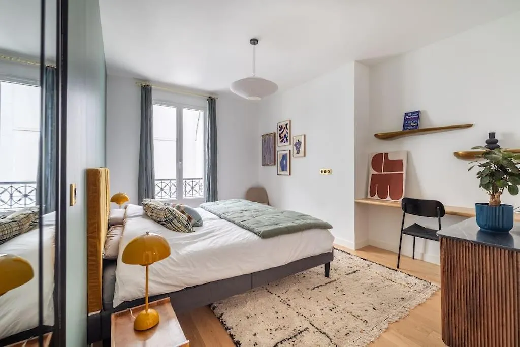 Rare, Center, Luxury Apartment With Roof View Париж